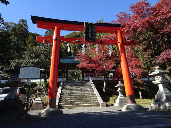le portail Tsukiyomi-jinja