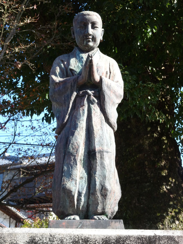 la statue de Shinran
